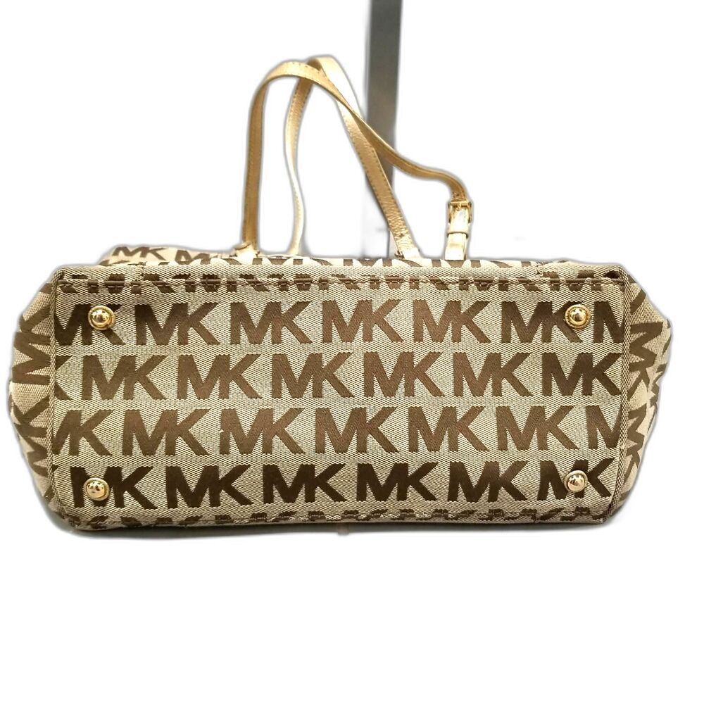 Michael Kors Jet Set Signature Monogram Tote - Picture 4 of 5